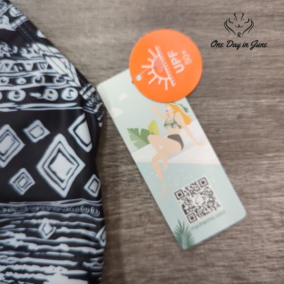 CharmLeaks High Neck Crop Bikini Top Size S - Picture 2 of 4